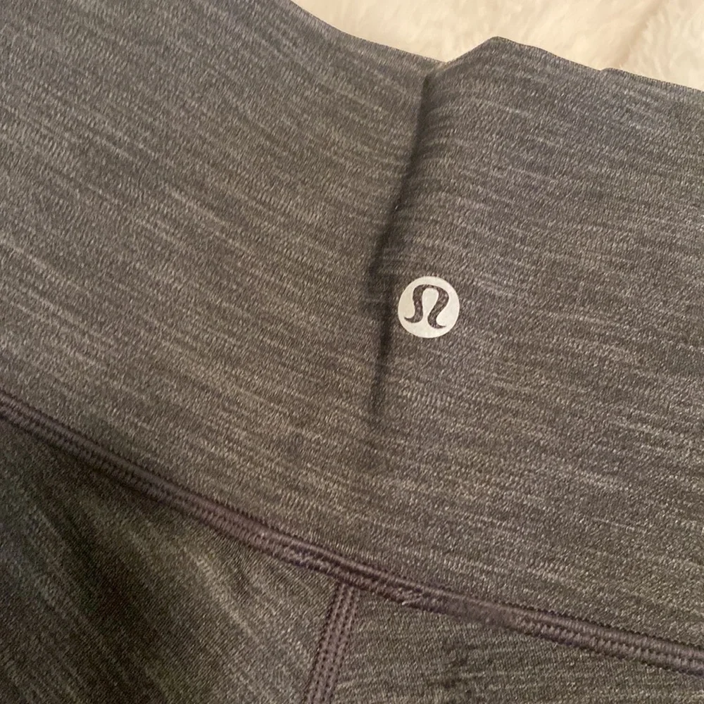 Grey lululemon leggings - Picture 4 of 5